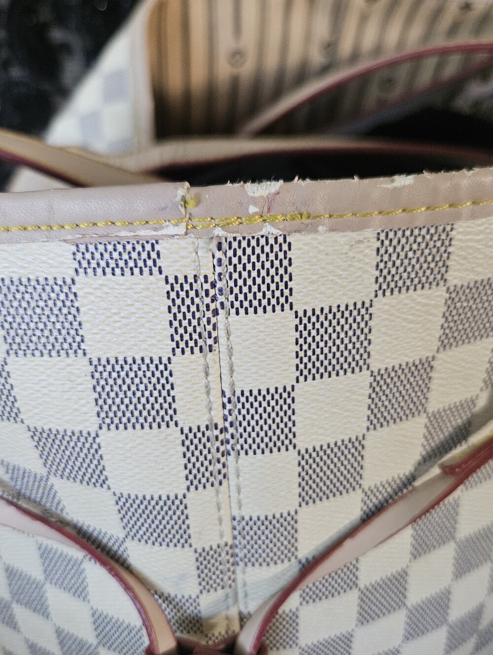 LOUIS VUITTON NEVERFULL Tote Bag. Grey & White Louis Vuitton Handbag - Picture 12 of 16